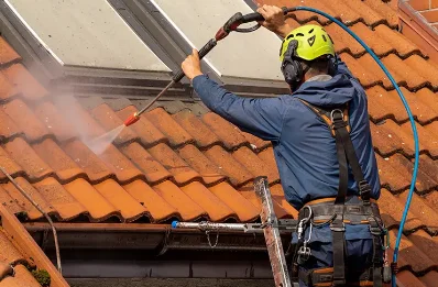 Démoussage et hydrofuge de toiture à Courcy